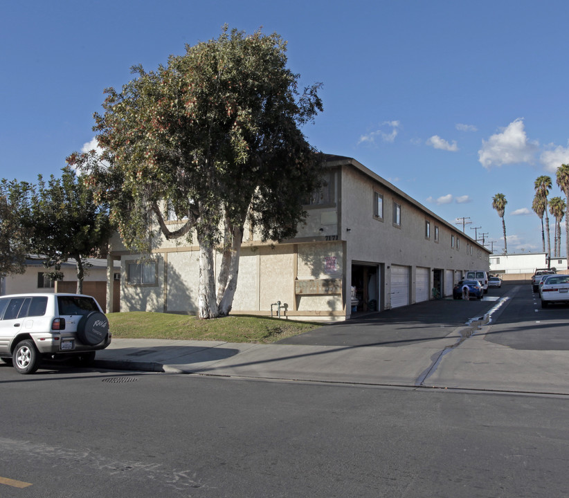 7171 21st St in Westminster, CA - Building Photo