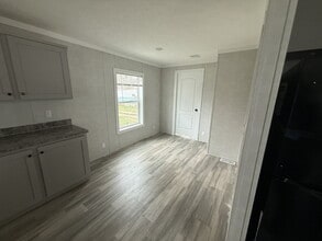 430 N Crotty Ln in Seneca, IL - Building Photo - Building Photo