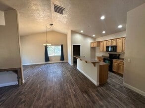 34659 Castle Dr in Chiloquin, OR - Building Photo - Building Photo