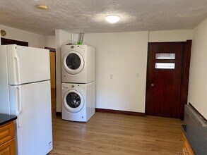 157 Beacon St, Unit 1 in Somerville, MA - Building Photo - Building Photo