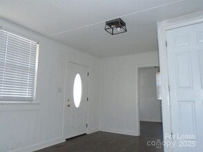 3916 Bearwood Ave in Charlotte, NC - Building Photo - Building Photo