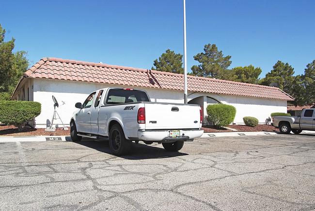 3524 Jungle Dr in Las Vegas, NV - Foto de edificio - Building Photo