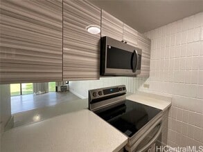 855 Makahiki Way in Honolulu, HI - Building Photo - Building Photo