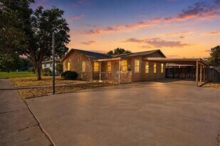 703 Ainslee St in Midland, TX - Building Photo