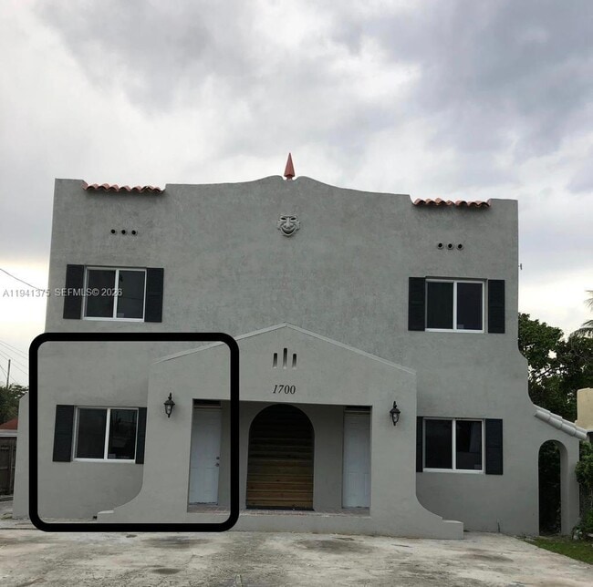 1700 NW 22nd Ct in Miami, FL - Foto de edificio - Building Photo