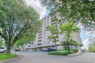 3415 West End Ave, Unit 1106 in Nashville, TN - Building Photo - Building Photo