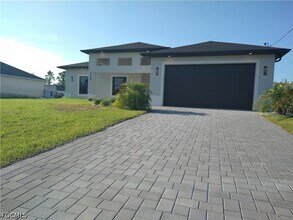 715 Long Island St E in Lehigh Acres, FL - Building Photo - Building Photo