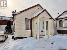 4850 Huron St in Niagara Falls, ON - Building Photo