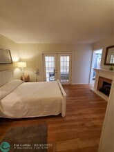 2050 NE 39th St in Lighthouse Point, FL - Foto de edificio - Building Photo