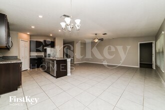 10512 Strawberry Tetra Dr in Riverview, FL - Foto de edificio - Building Photo