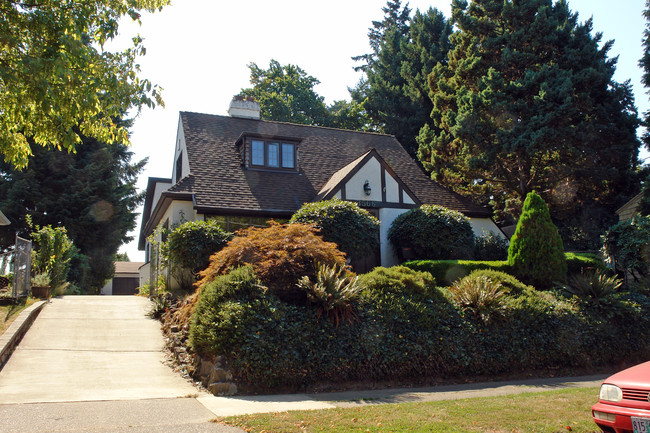 3566 Franklin St in Portland, OR - Building Photo - Building Photo