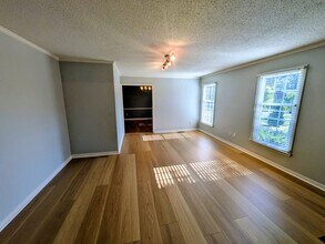 6913 Crandall Ct in Clemmons, NC - Building Photo - Building Photo