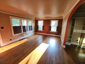 20 W Espanola St in Colorado Springs, CO - Foto de edificio - Building Photo