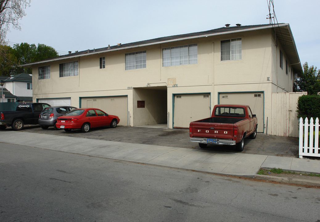 1101 Tilton Ave in San Mateo, CA - Building Photo