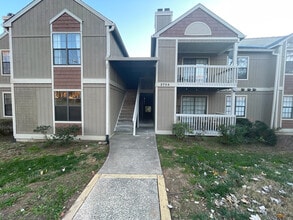 Room in Condo on Chimney Ridge Pl in Durham, NC - Building Photo - Building Photo