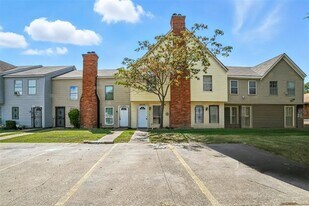 2273 Aspen Dr in Dallas, TX - Building Photo