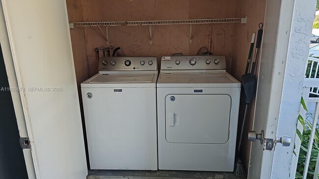 8540 SW 212th St, Unit 101 in Cutler Bay, FL - Building Photo - Building Photo