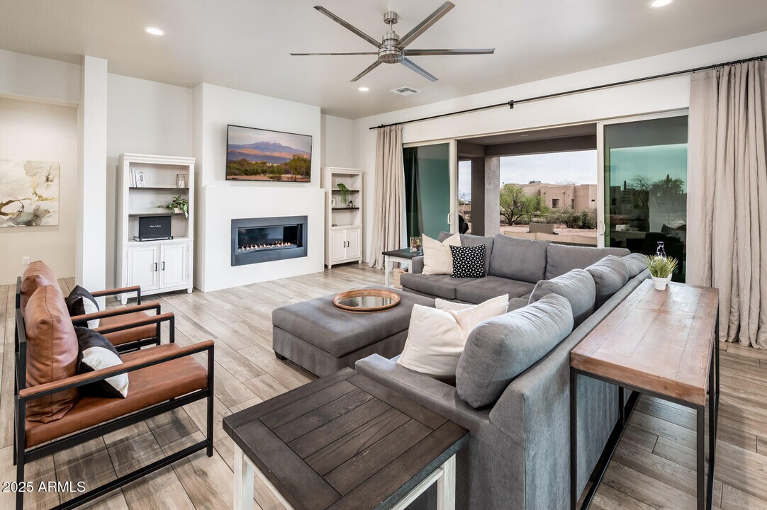15223 E Lone Mountain Rd in Scottsdale, AZ - Building Photo