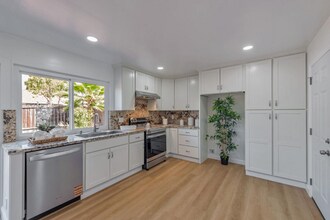 4858 Rue Toulon Ct in San Jose, CA - Foto de edificio - Building Photo