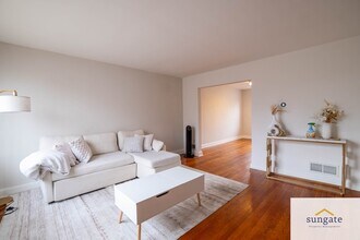 8666 Oak Rd in Parkville, MD - Building Photo - Building Photo