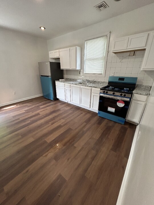 109 Richelieu Terrace in Newark, NJ - Building Photo