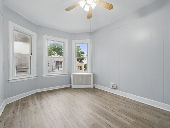 164 Grant Ave in Jersey City, NJ - Building Photo - Building Photo