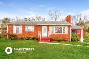 212 Meadowview Dr in Kingston, TN - Building Photo