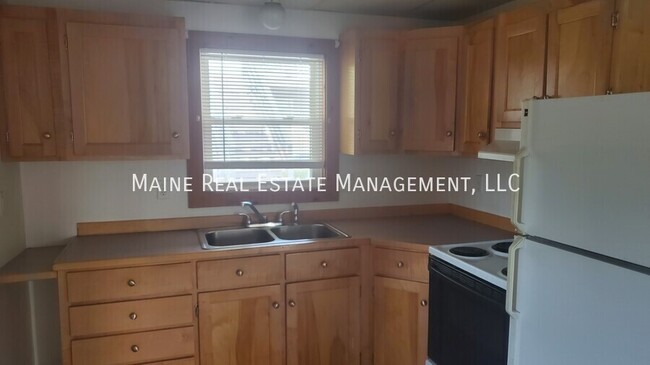 23 Wilson St in Skowhegan, ME - Building Photo - Building Photo