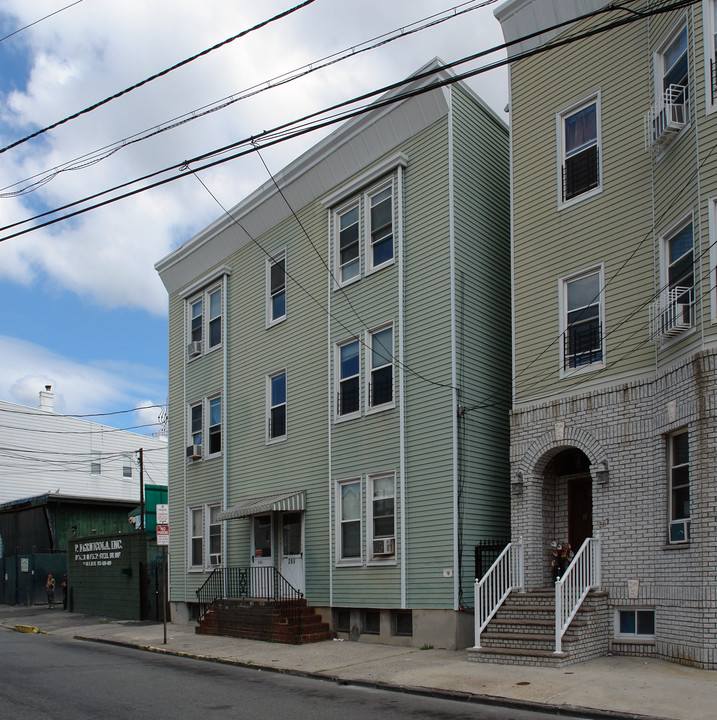 263-265 Elm St in Newark, NJ - Foto de edificio