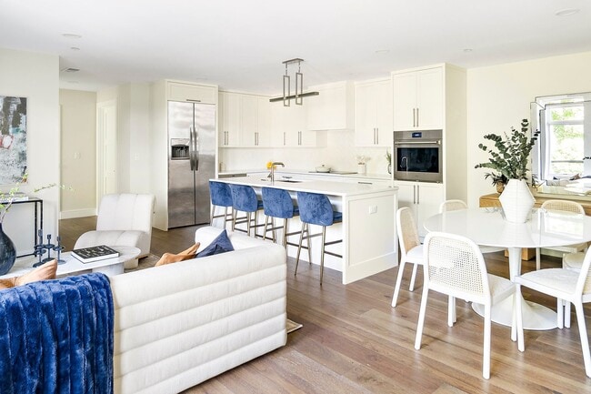 22 Kinmonth Rd in Newton, MA - Building Photo - Building Photo