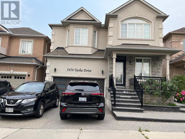 5454 Tasha Dr in Mississauga, ON - Building Photo - Building Photo