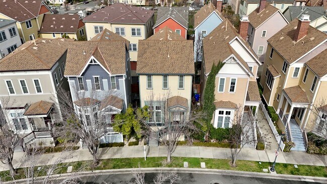 2057 Lewis St in Hercules, CA - Building Photo - Building Photo
