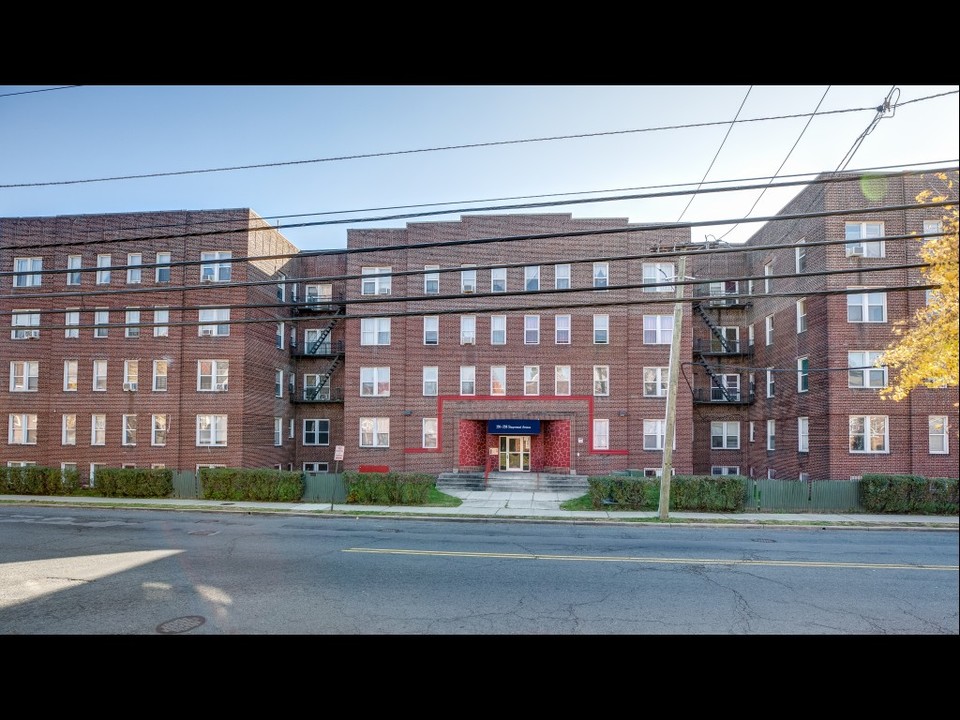 Stuyvesant Gardens Irvington in Irvington, NJ - Foto de edificio