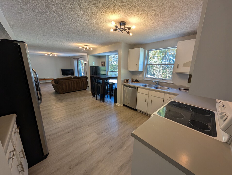 Room in House on Flint Glenn Ln in Charlotte, NC - Building Photo