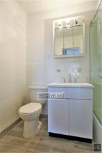 EAST 69 STREET in New York, NY - Building Photo - Building Photo