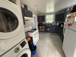 1210 W 37th Pl in Los Angeles, CA - Building Photo - Building Photo
