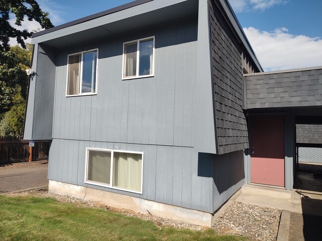 1122 Francis Ave, Unit 2A in Walla Walla, WA - Building Photo - Building Photo