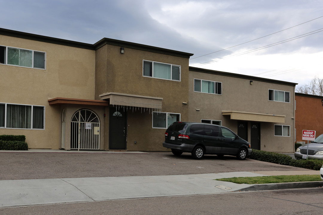 Madison Manor Apartments in El Cajon, CA - Foto de edificio