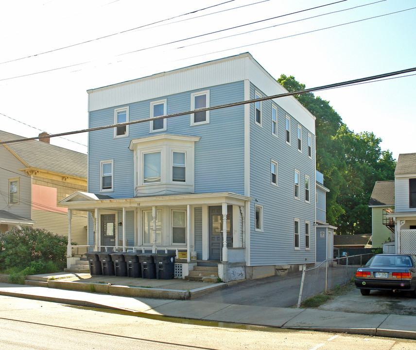18 E Pearl St in Nashua, NH - Foto de edificio