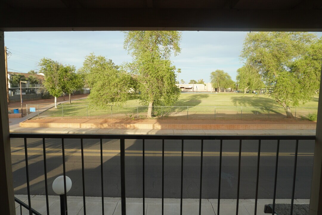 8558 E Portland St, Unit 8558 E Portland St in Scottsdale, AZ - Building Photo