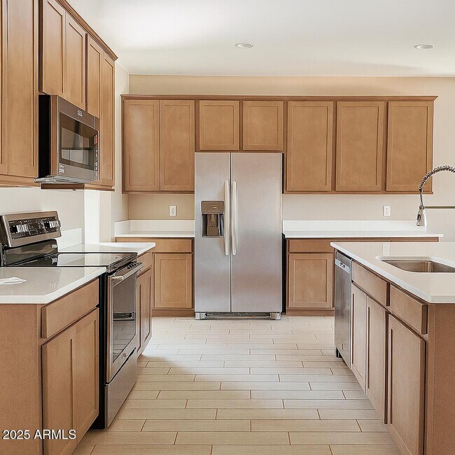 19055 W Sheffer Ave in Buckeye, AZ - Foto de edificio - Building Photo
