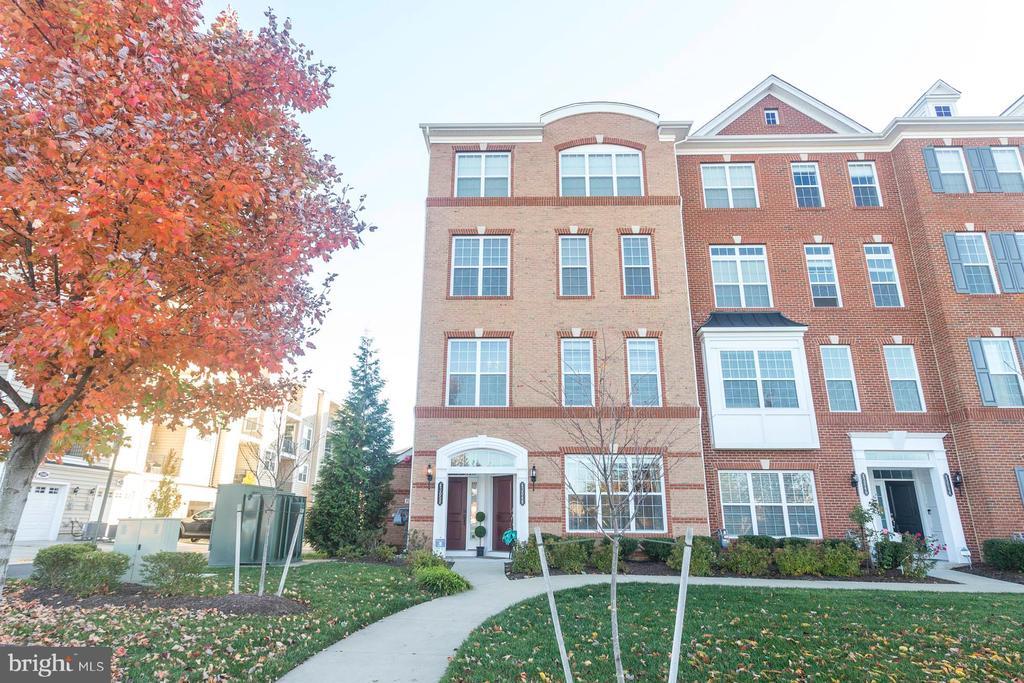 43048 Vernon Ridge Terrace in Ashburn, VA - Building Photo