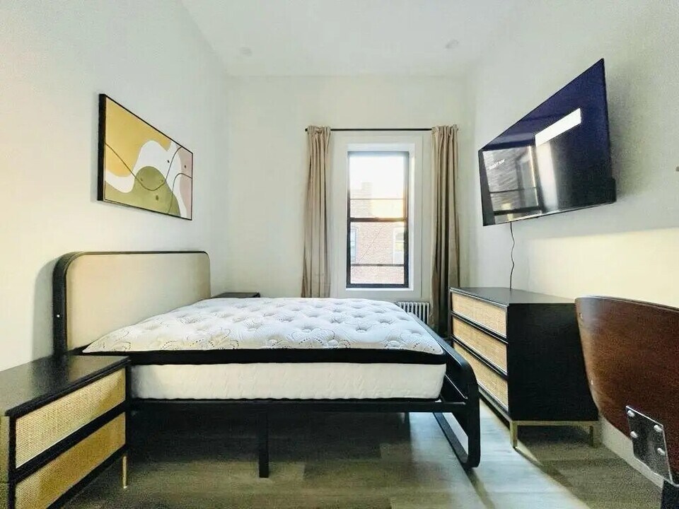 Furnished room/NOT APARTMENT in Brooklyn, NY - Foto de edificio