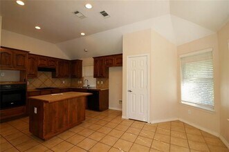 7828 Corona Ct in Arlington, TX - Building Photo - Building Photo