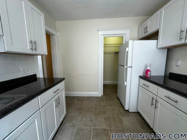 5 Barrows St in Boston, MA - Building Photo - Building Photo