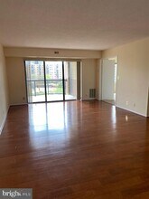 8380 Greensboro Dr in McLean, VA - Building Photo - Building Photo