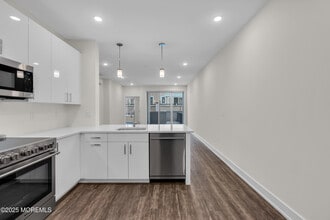 521 Lake Ave in Asbury Park, NJ - Building Photo - Building Photo