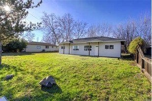 3143 Lakeshore Blvd in Lakeport, CA - Building Photo