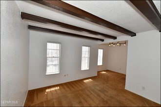 6201 Escondido Dr in El Paso, TX - Foto de edificio - Building Photo