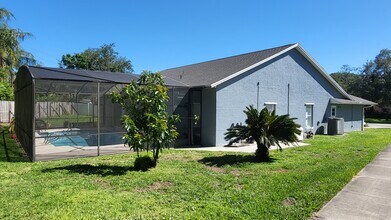 1267 Little Oak Cir in Titusville, FL - Building Photo - Building Photo